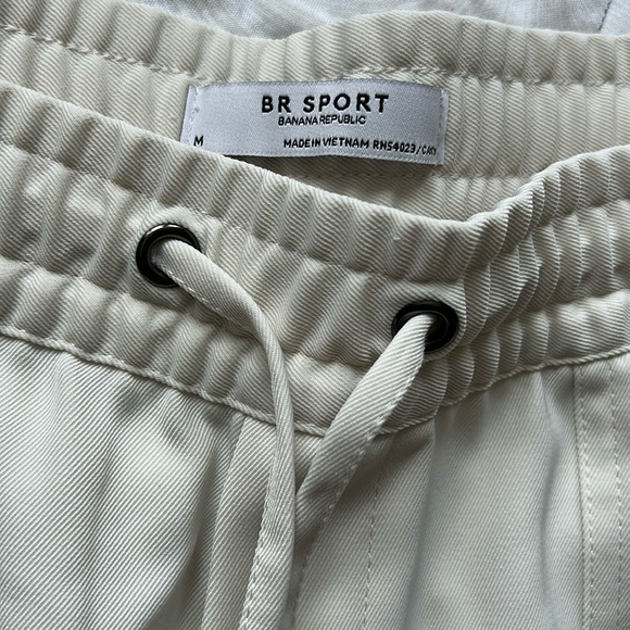 Banana Republic Cream Athletic Shorts Relaxed Style - Picture 2 of 6